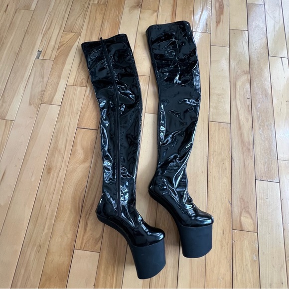 Heelless platform thigh high boots - black pvc - Picture 3 of 10